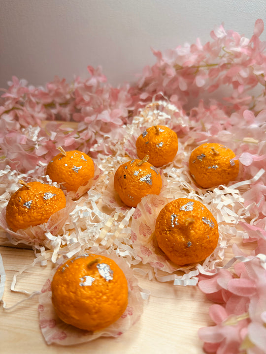 Motichur ladoo candle